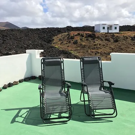 Daire Volcano View *